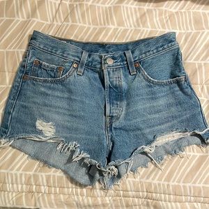 LEVI 501 Cut off denim jean Shorts - Size 25 - Size 0